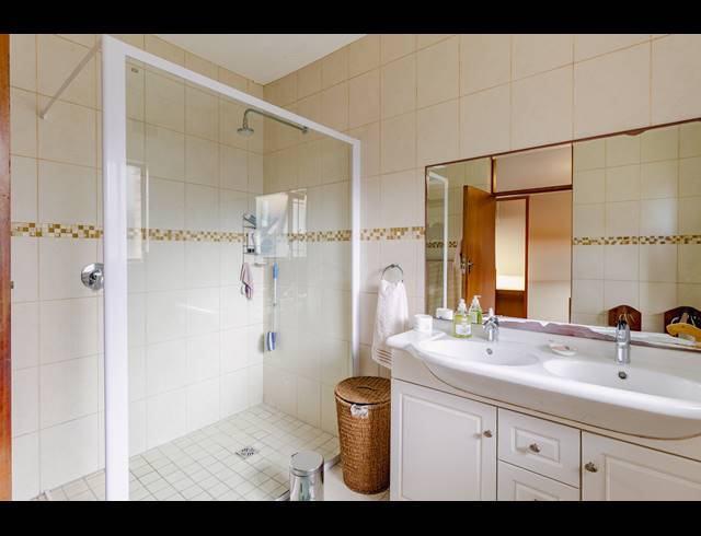 3 BEDROOM HOUSE FOR SALE IN VAN RIEBEECKSTRAND